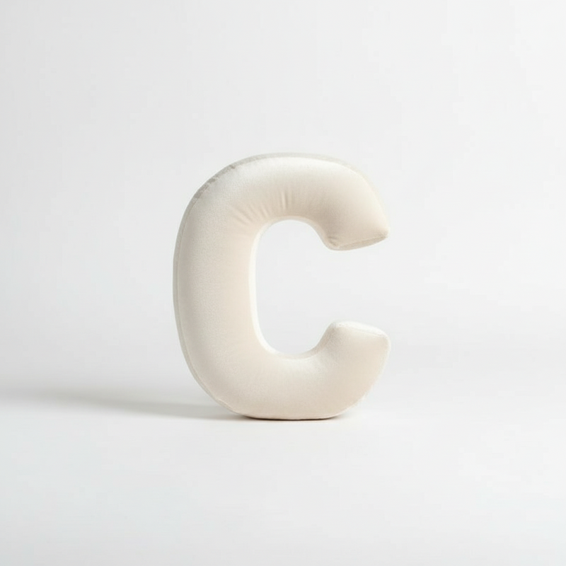 Rainbow Letters Premium Buchstabenkissen Off-White 40cm – 3D Samt