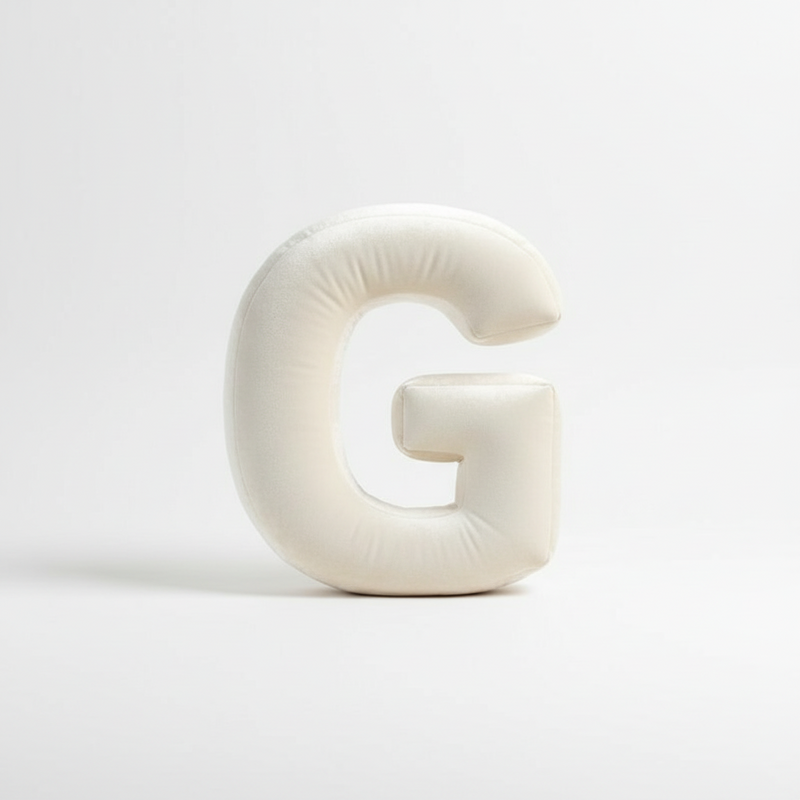 Rainbow Letters Premium Buchstabenkissen Off-White 40cm – 3D Samt