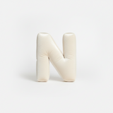 Rainbow Letters Premium Buchstabenkissen Off-White 40cm – 3D Samt