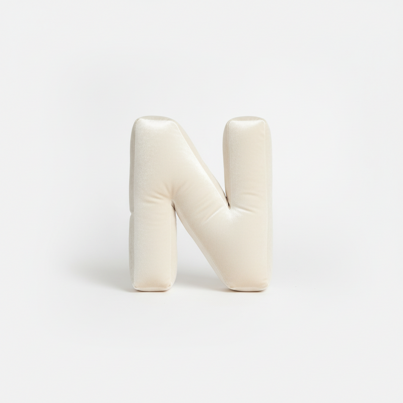 Rainbow Letters Premium Buchstabenkissen Off-White 40cm – 3D Samt